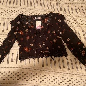 Size small Dainty Holligan top